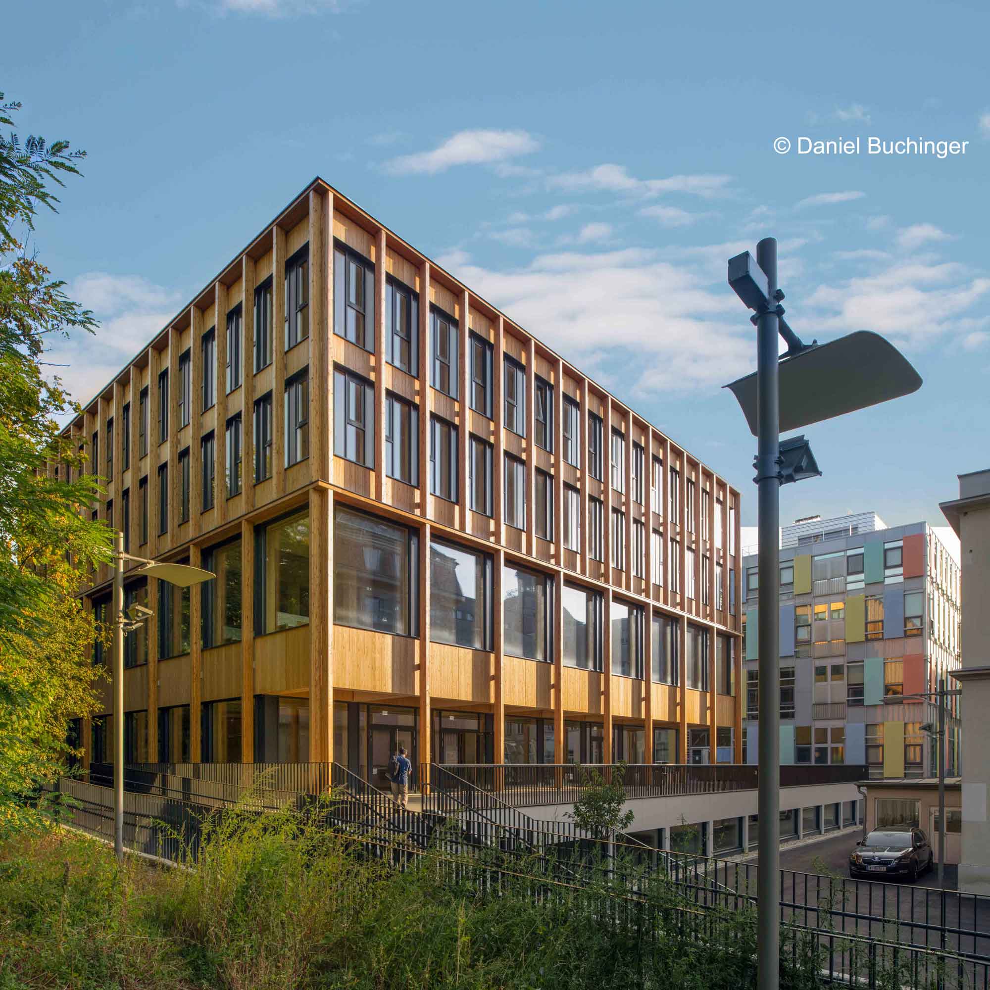 Außenansicht des neuen Holzbau-Gebäudes der BOKU Wien