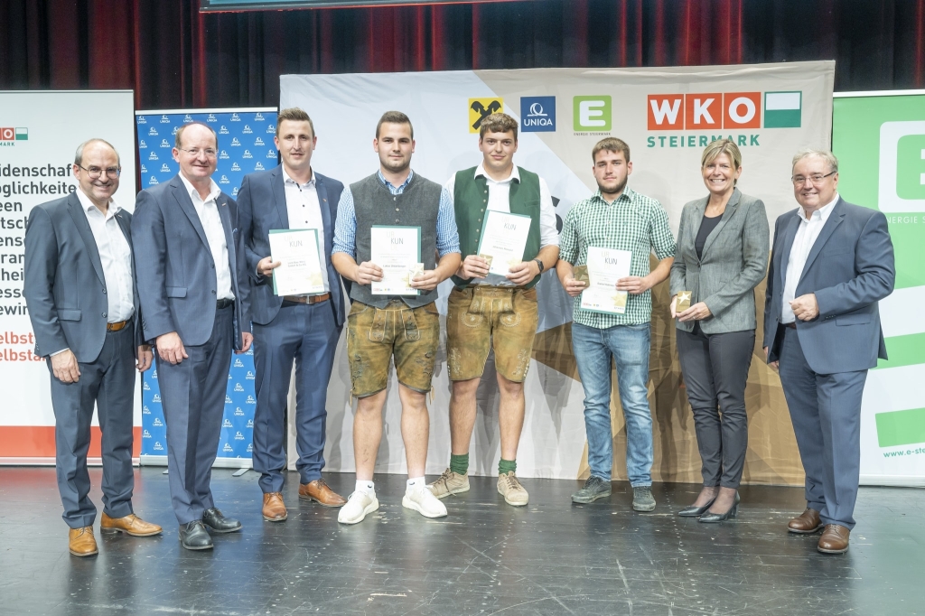 Unsere erfolgreichen Lehrlinge bei der Stars of Styria Verleihung in Weiz
